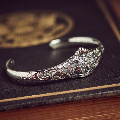 内径【Large】17cm～18cm前後【Small】15.5～16.5cm前後